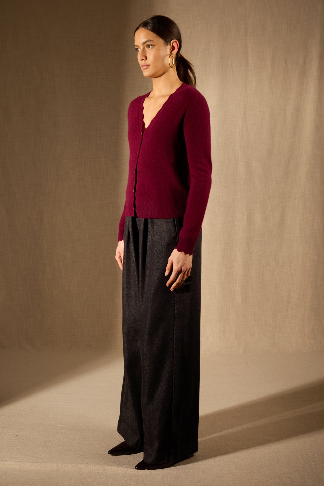 LEORA cardigan col v bordeaux 100% cachemire