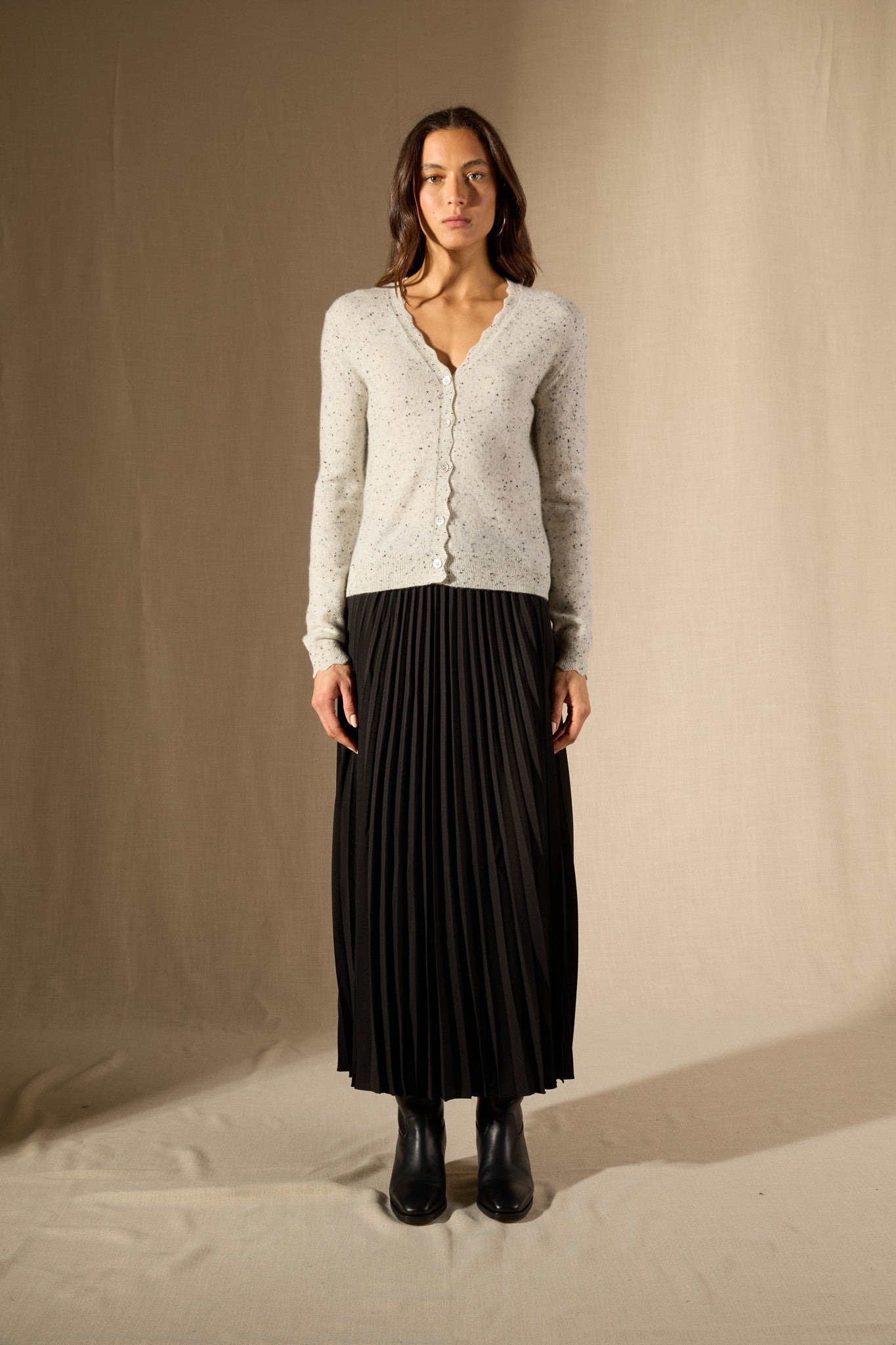 leora cardigan col v gris/noir 100% cachemire