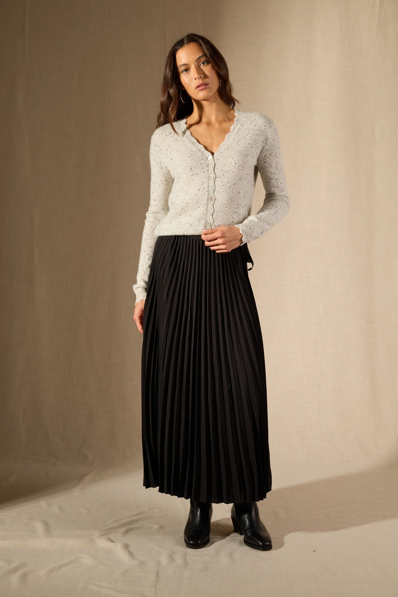 LEORA cardigan col v gris/noir 100% cachemire