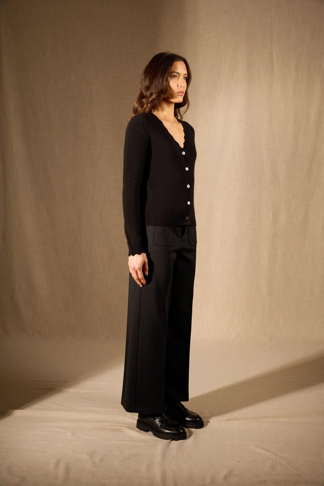 LEORA cardigan col v noir 100% cachemire