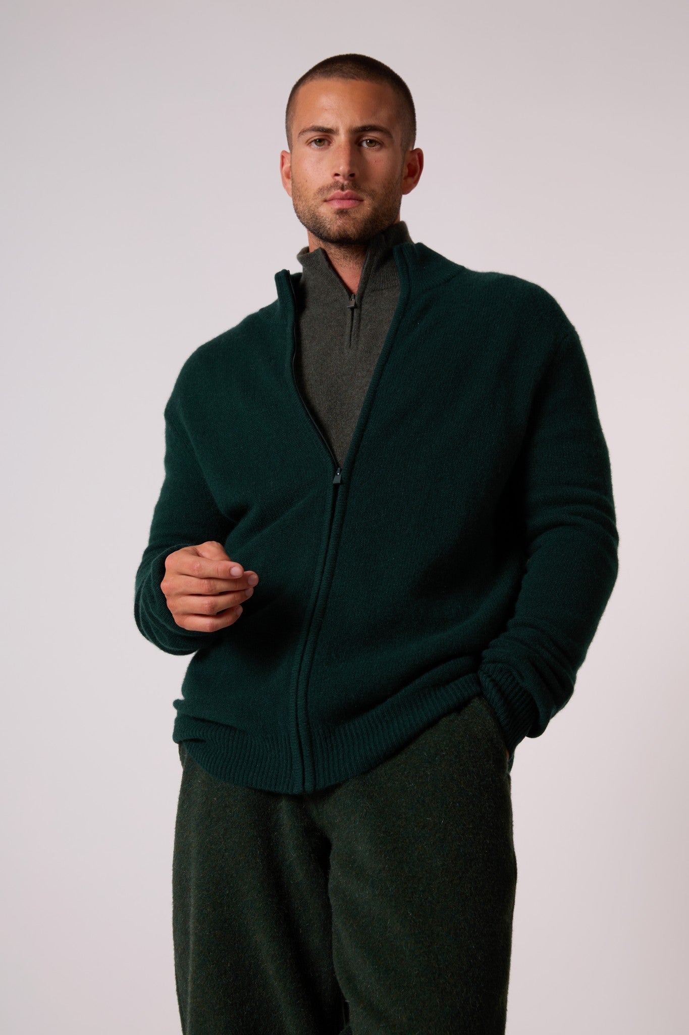 leo gilet zippé col camionneur 4 fils cyprès 100% cachemire