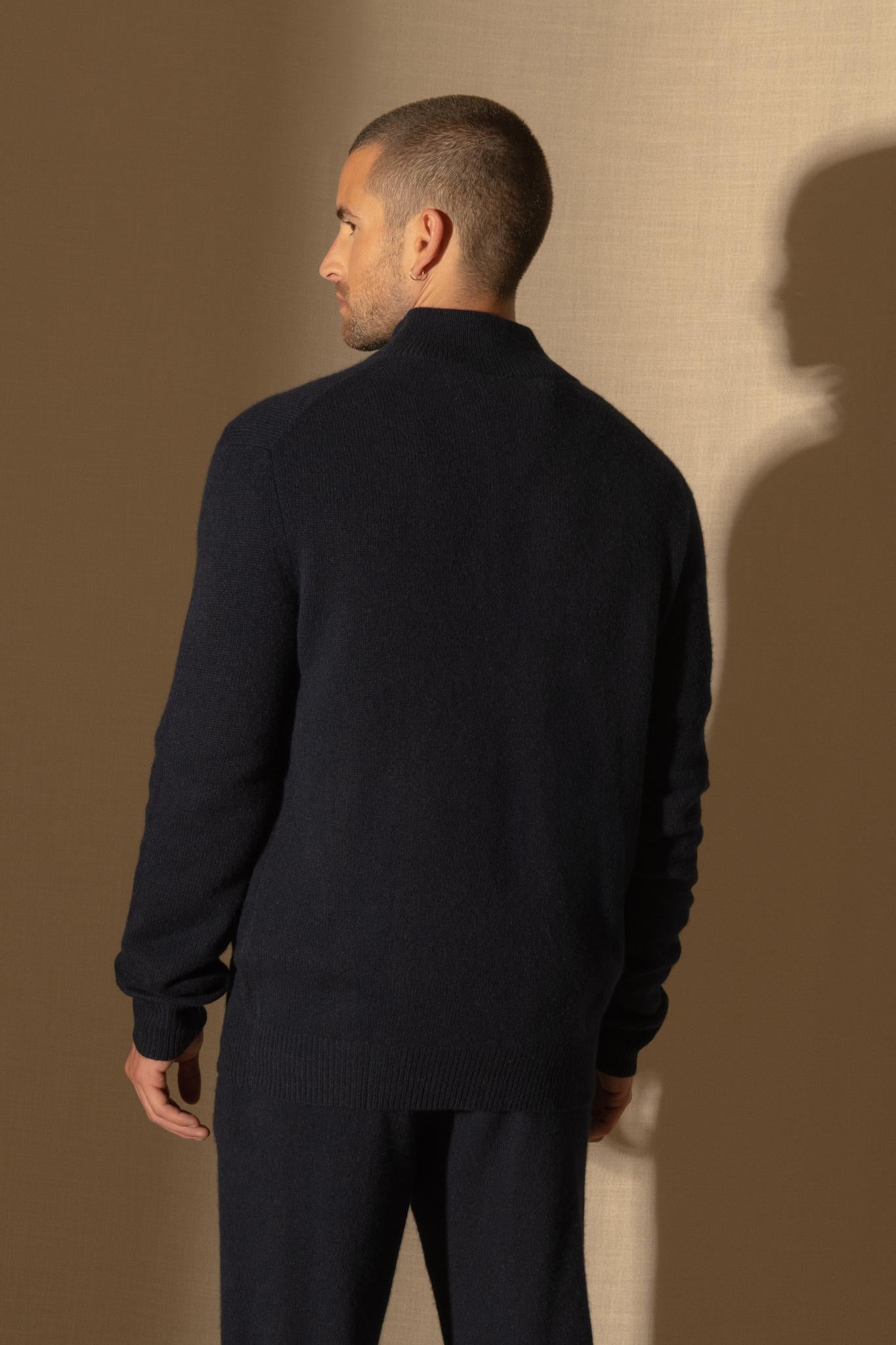LEO gilet zippé col camionneur 4 fils navy 100% cachemire