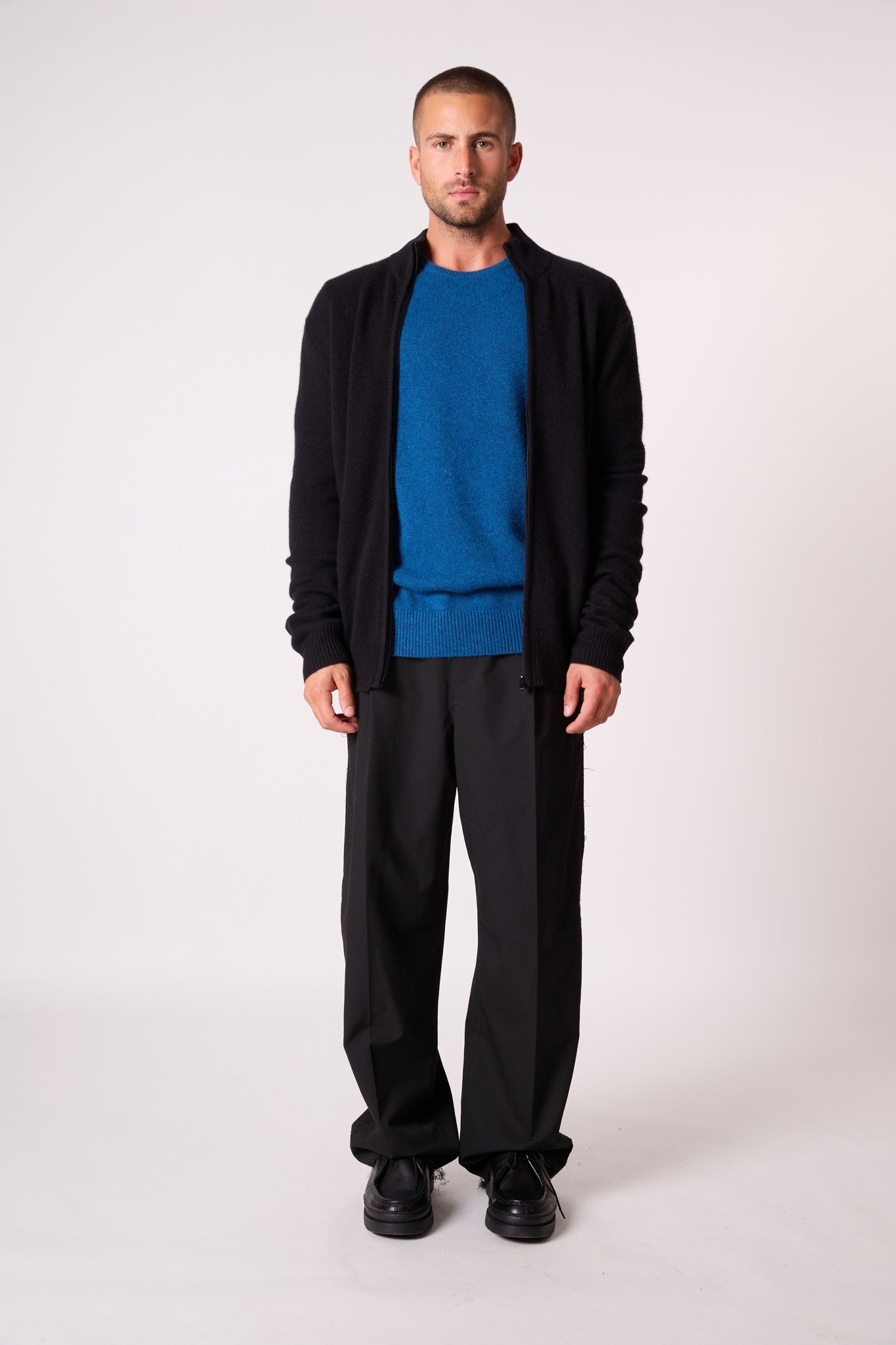 leo gilet zippé col camionneur 4 fils noir 100% cachemire