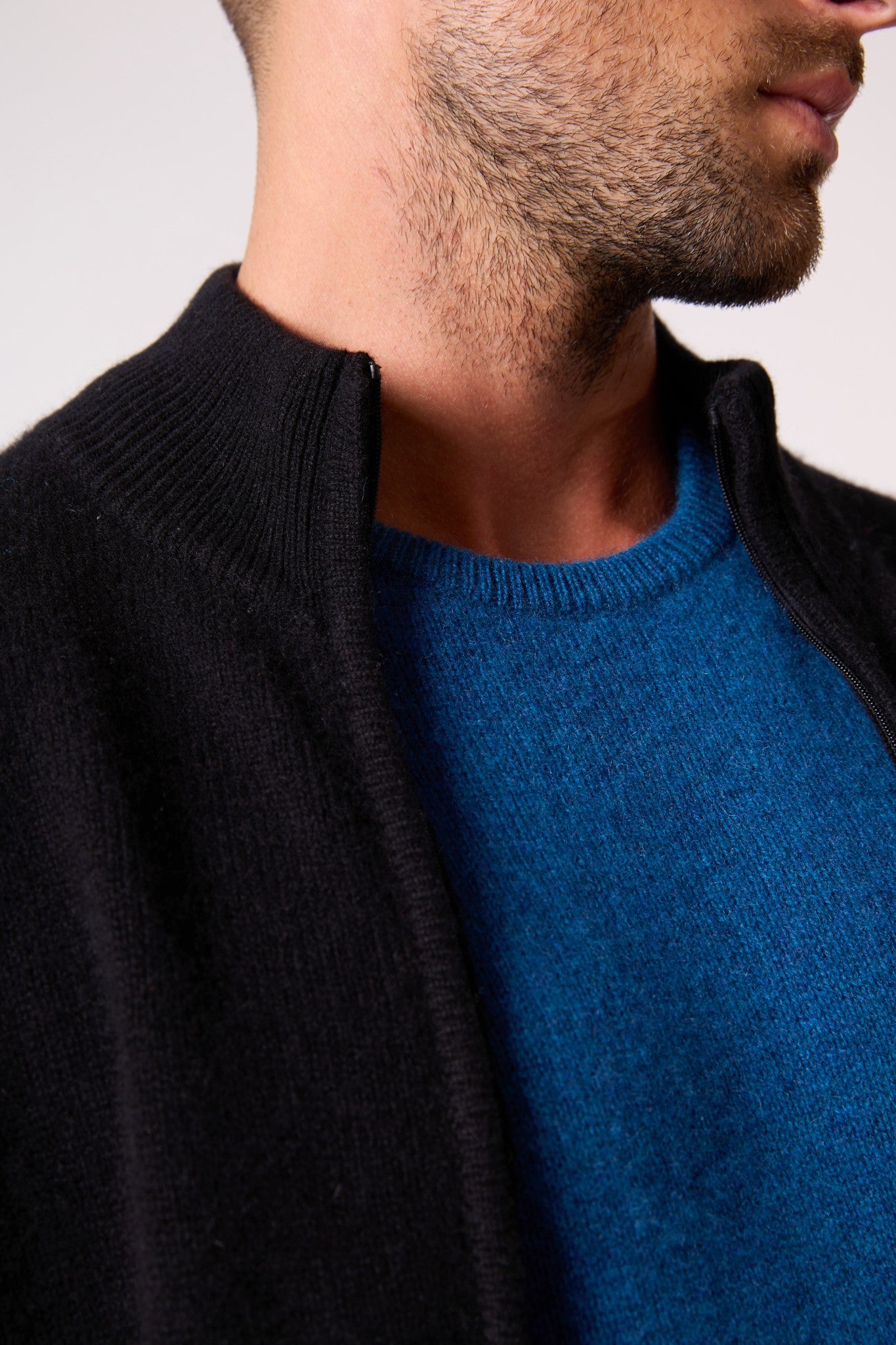 leo gilet zippé col camionneur 4 fils noir 100% cachemire