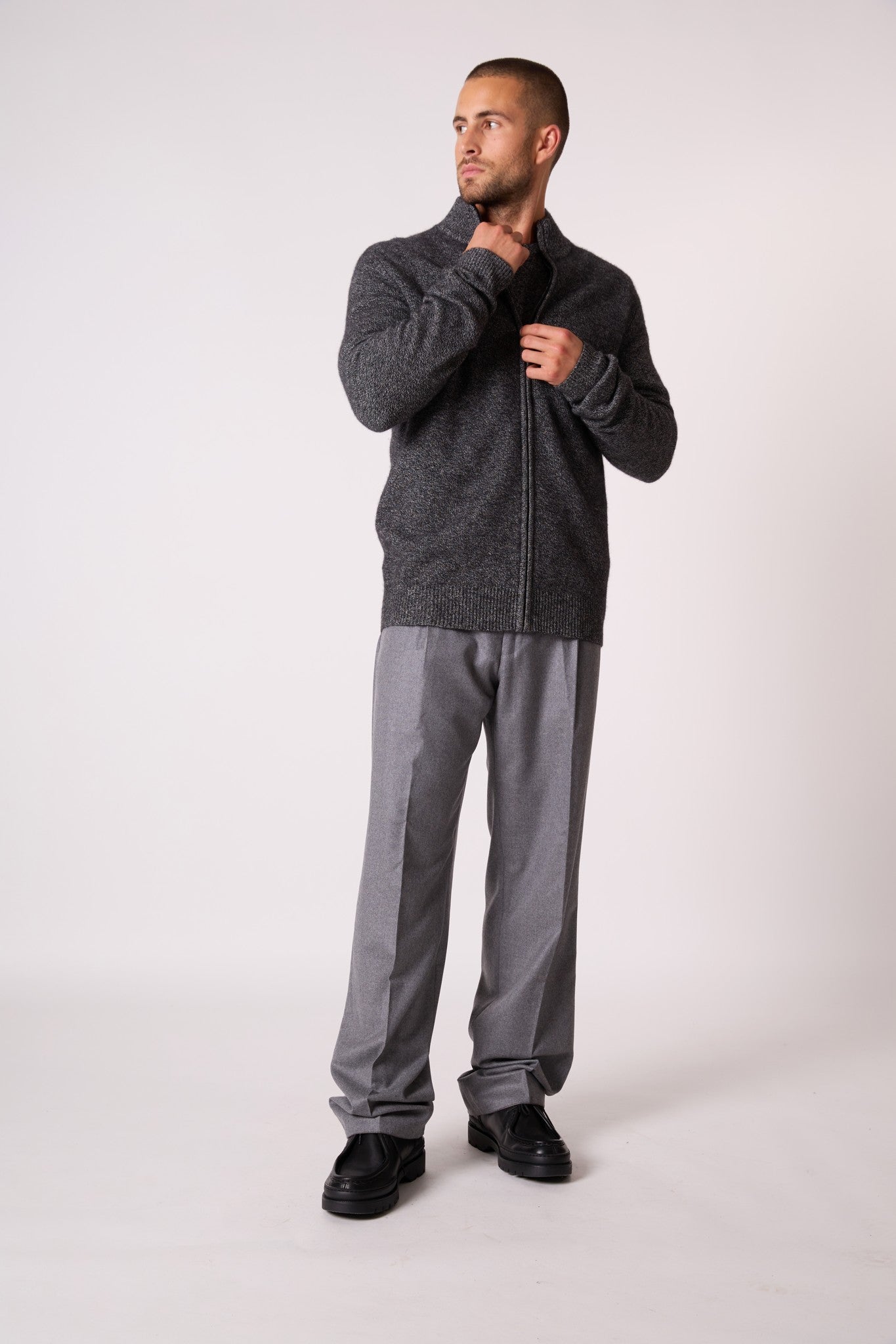 leo gilet zippé col camionneur 4 fils noir/blanc 100% cachemire