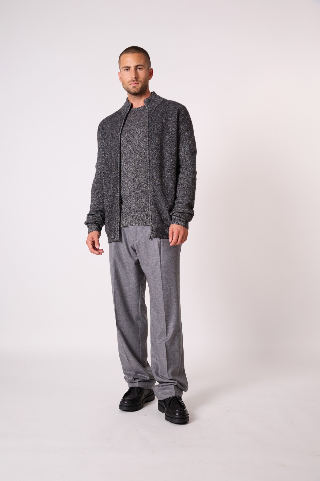 leo gilet zippé col camionneur 4 fils noir/blanc 100% cachemire