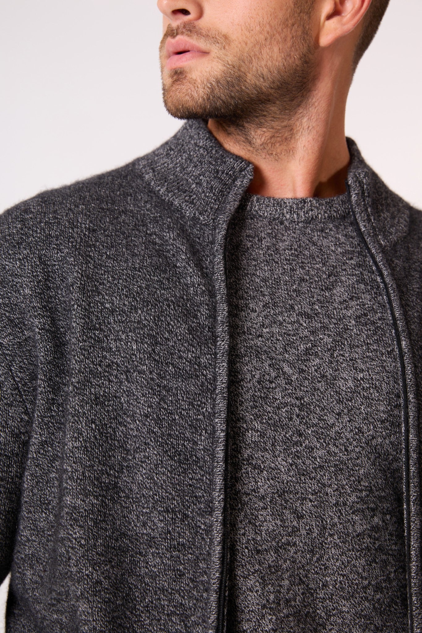 leo gilet zippé col camionneur 4 fils noir/blanc 100% cachemire