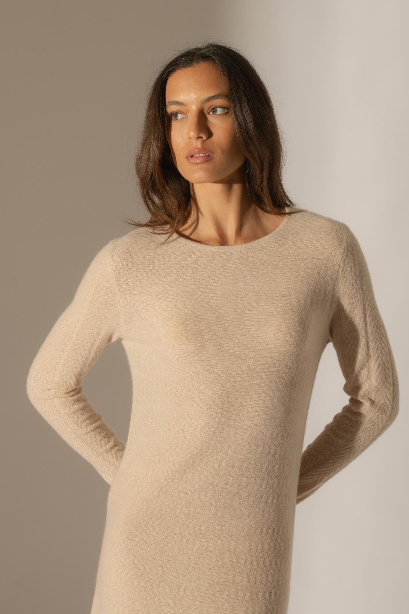 LOLA robe col rond sable 100% cachemire