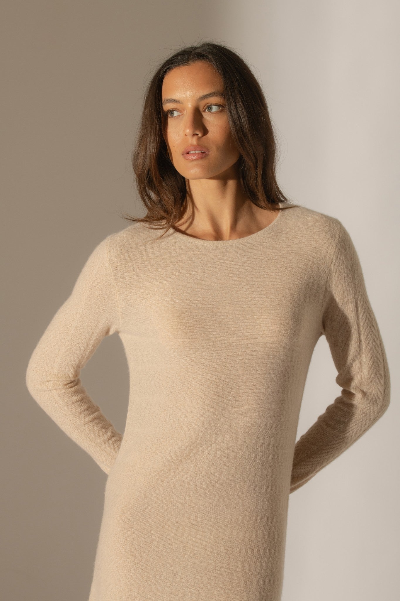 lola robe col rond sable 100% cachemire