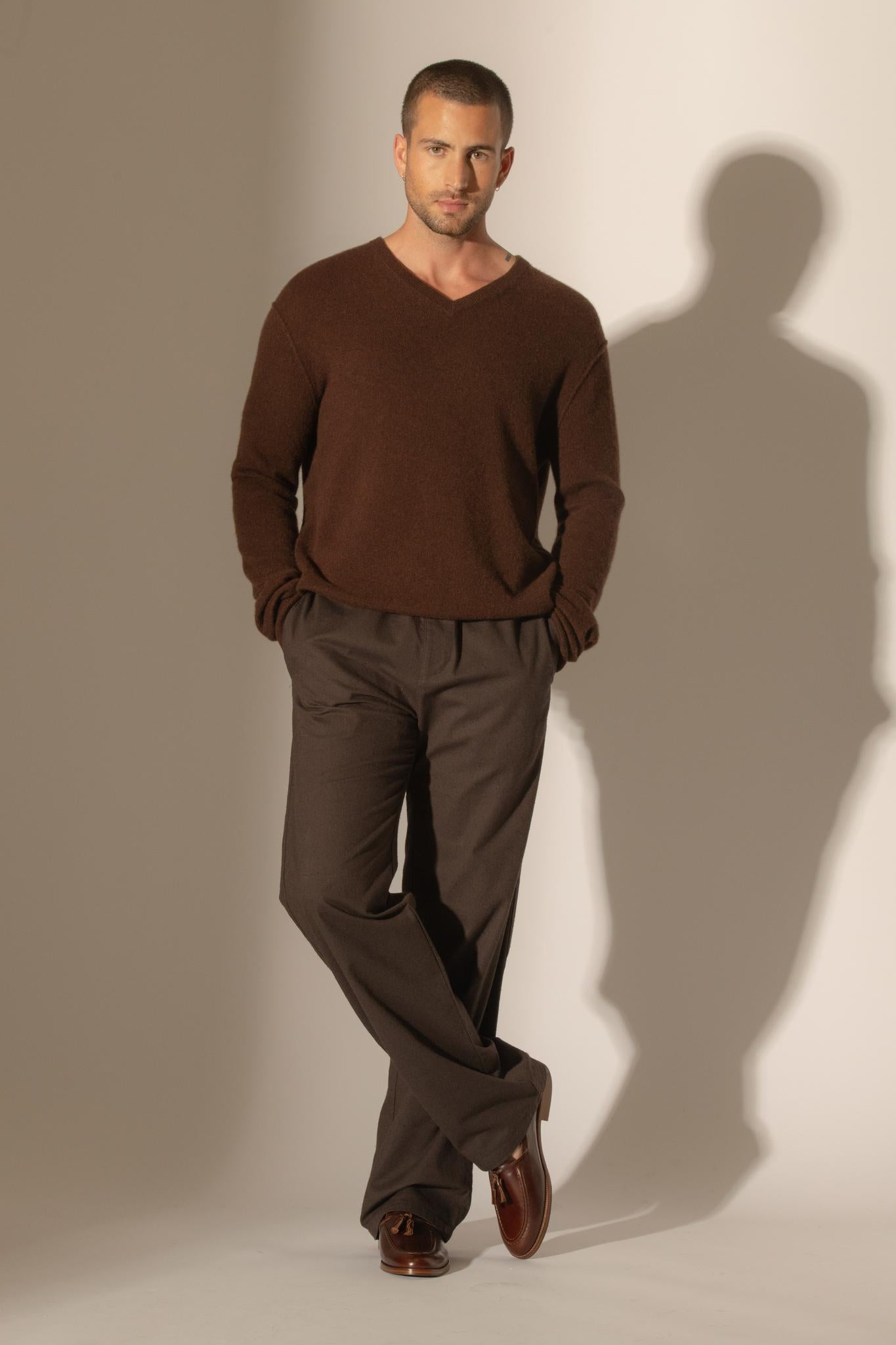 LORENZO pull col v  café 100% cachemire