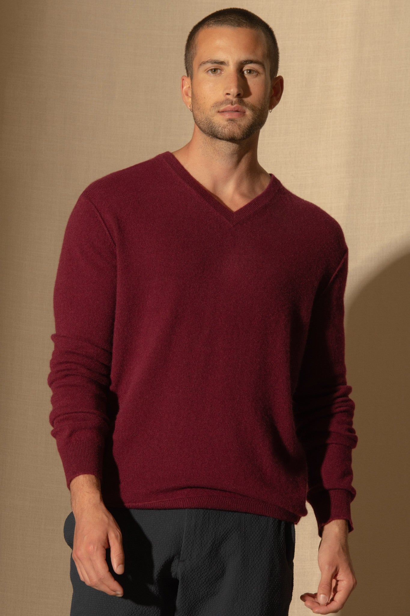 lorenzo pull col v bordeaux 100% cachemire