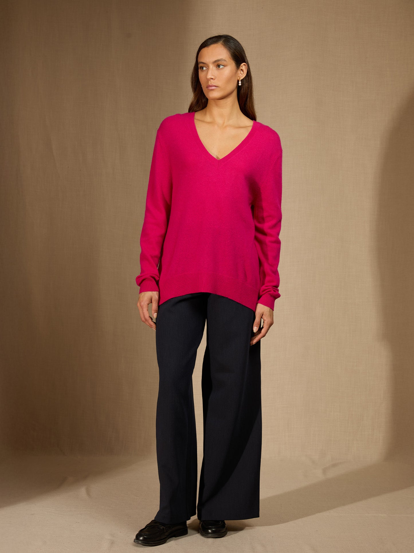 LOVA pull col v devant et dos fuchsia 100% cachemire