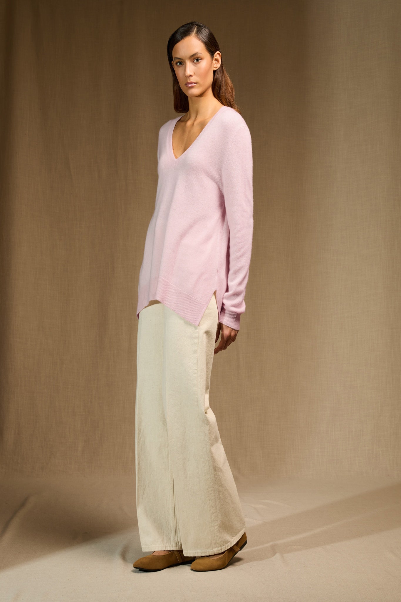 LOVA pull col v devant et dos poudre 100% cachemire