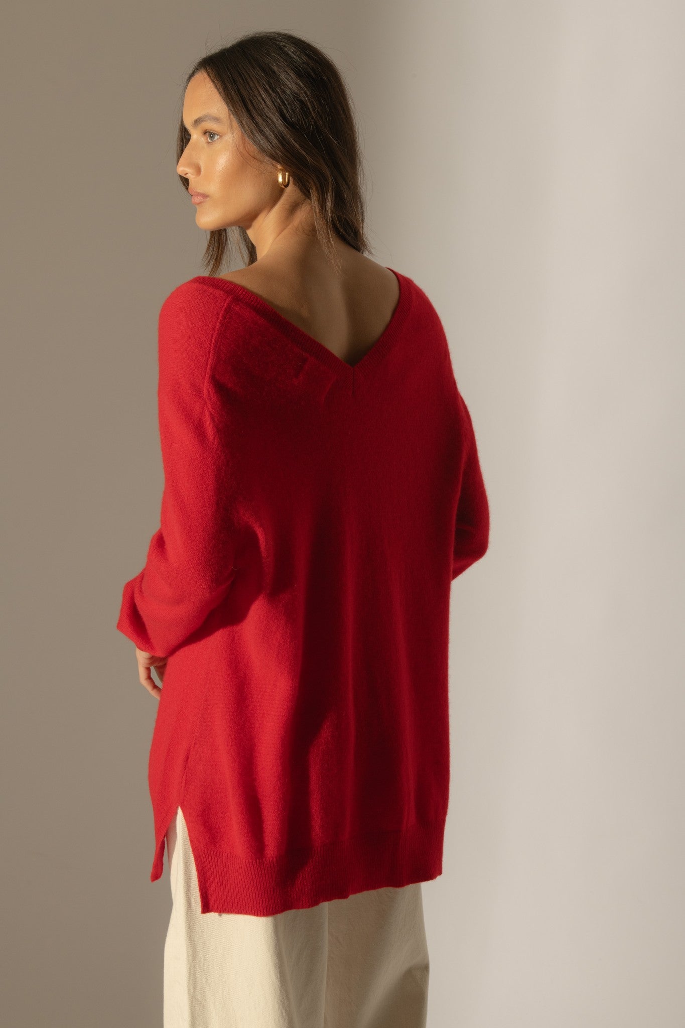 lova pull col v devant et dos rouge 100% cachemire