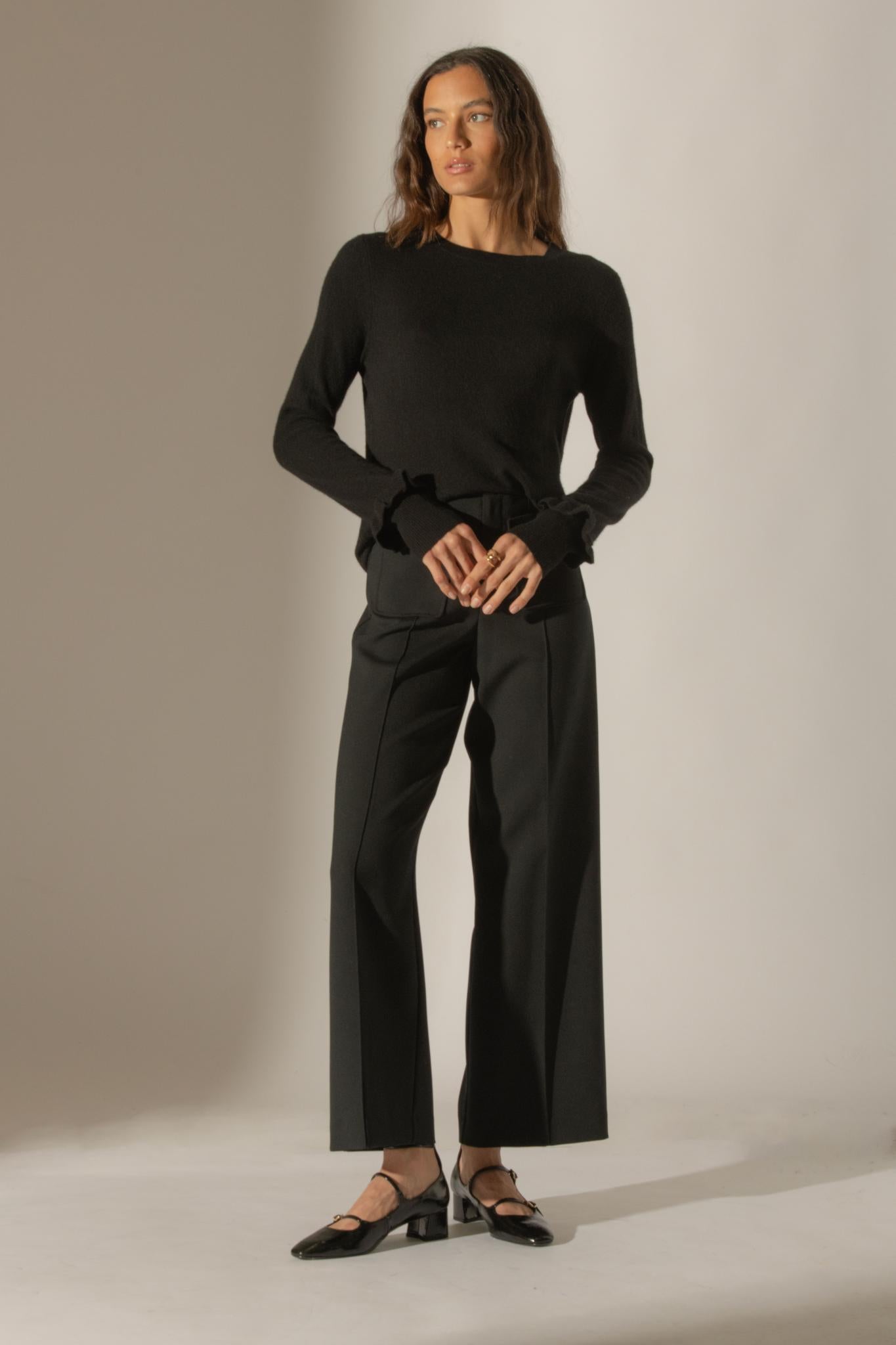 LUING pull col rond volants poignets noir 100% cachemire