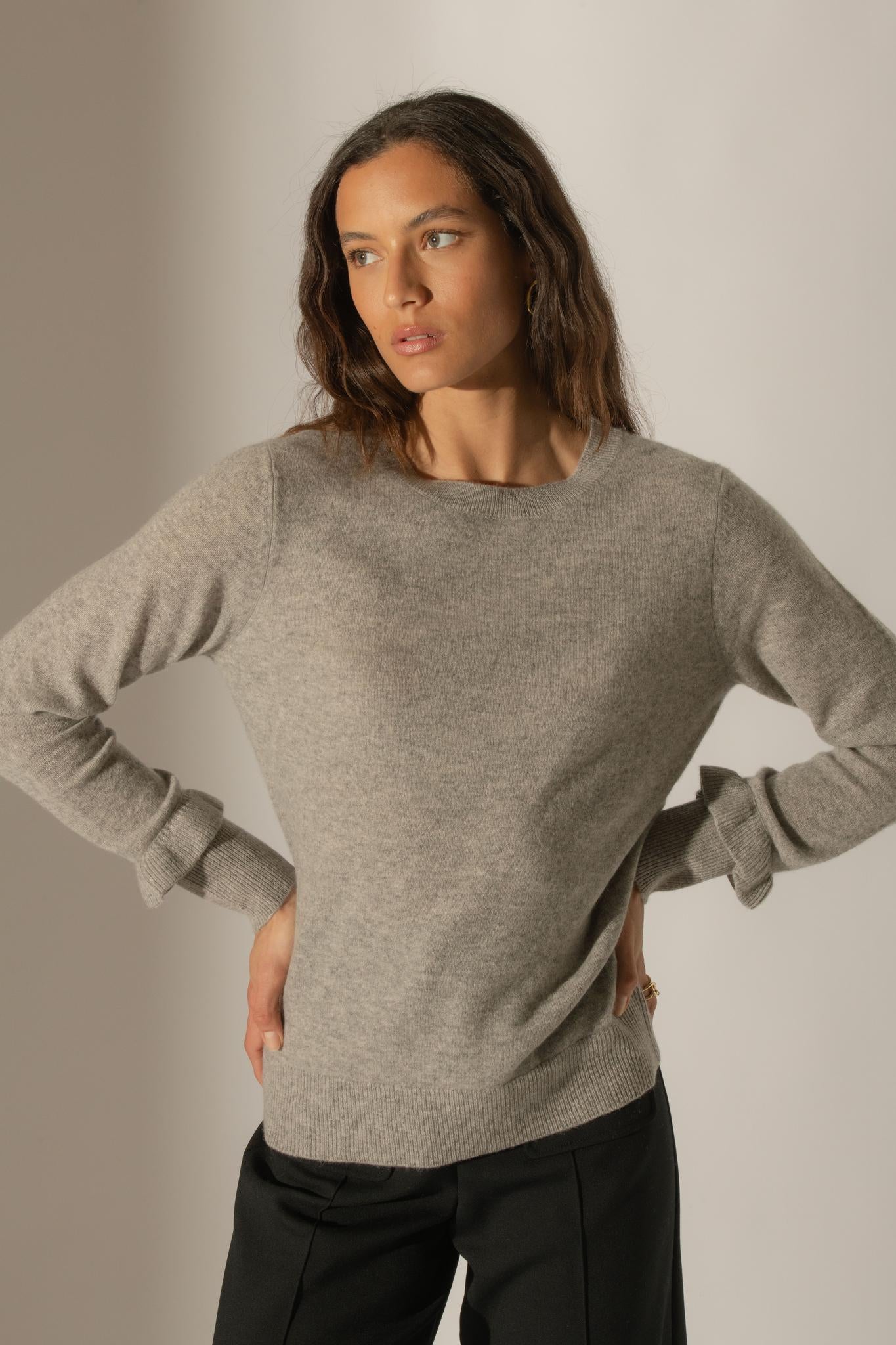 LUING pull col rond volants poignets nuage chiné 100% cachemire