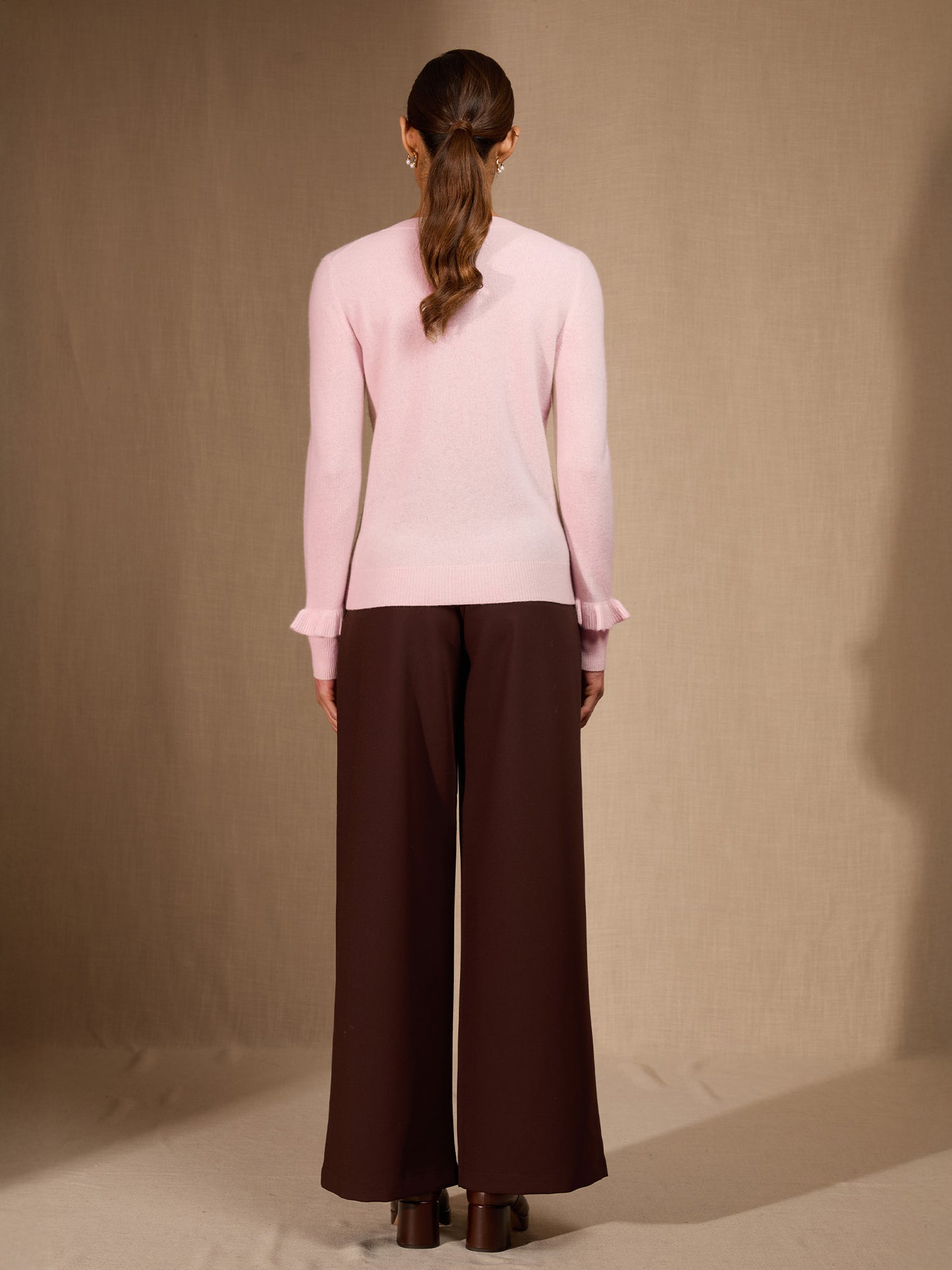 LUING pull col rond volants poignets poudre 100% cachemire