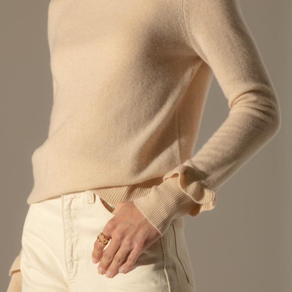 LUING pull col rond volants poignets sable 100% cachemire