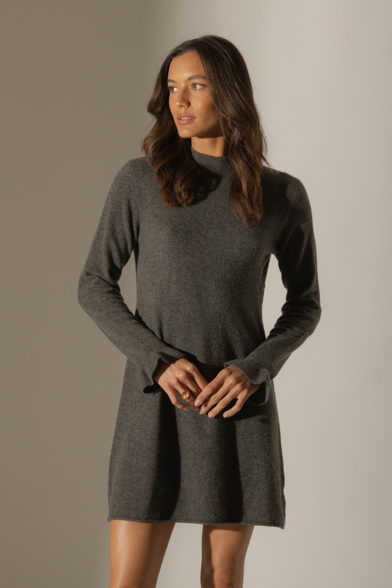 lyamia robe col montant volants poignets anthracite chiné 100% cachemire