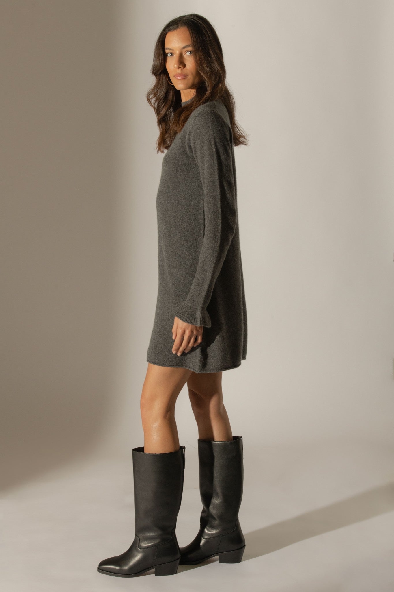 lyamia robe col montant volants poignets anthracite chiné 100% cachemire