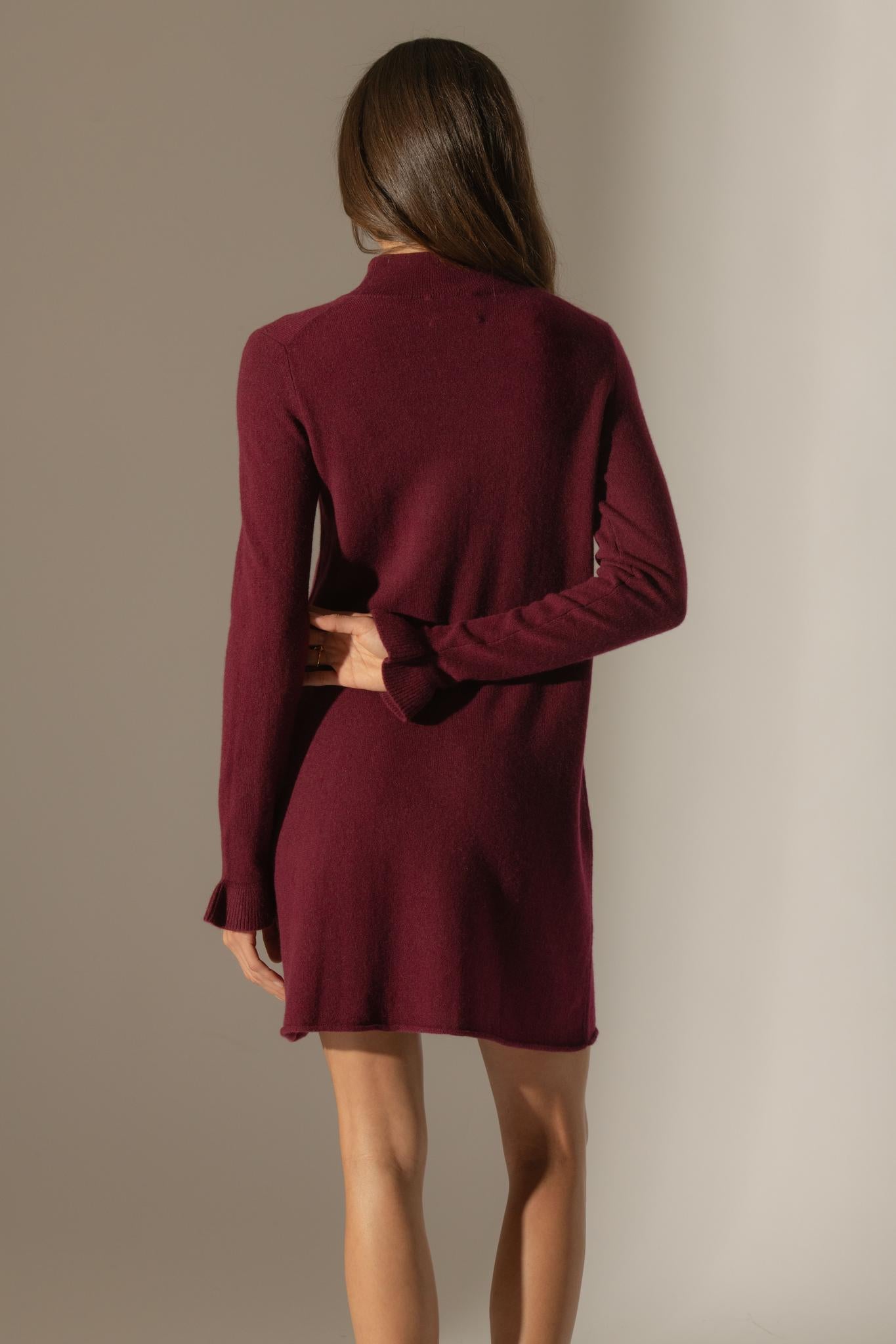 LYAMIA robe col montant volants poignets bordeaux 100% cachemire