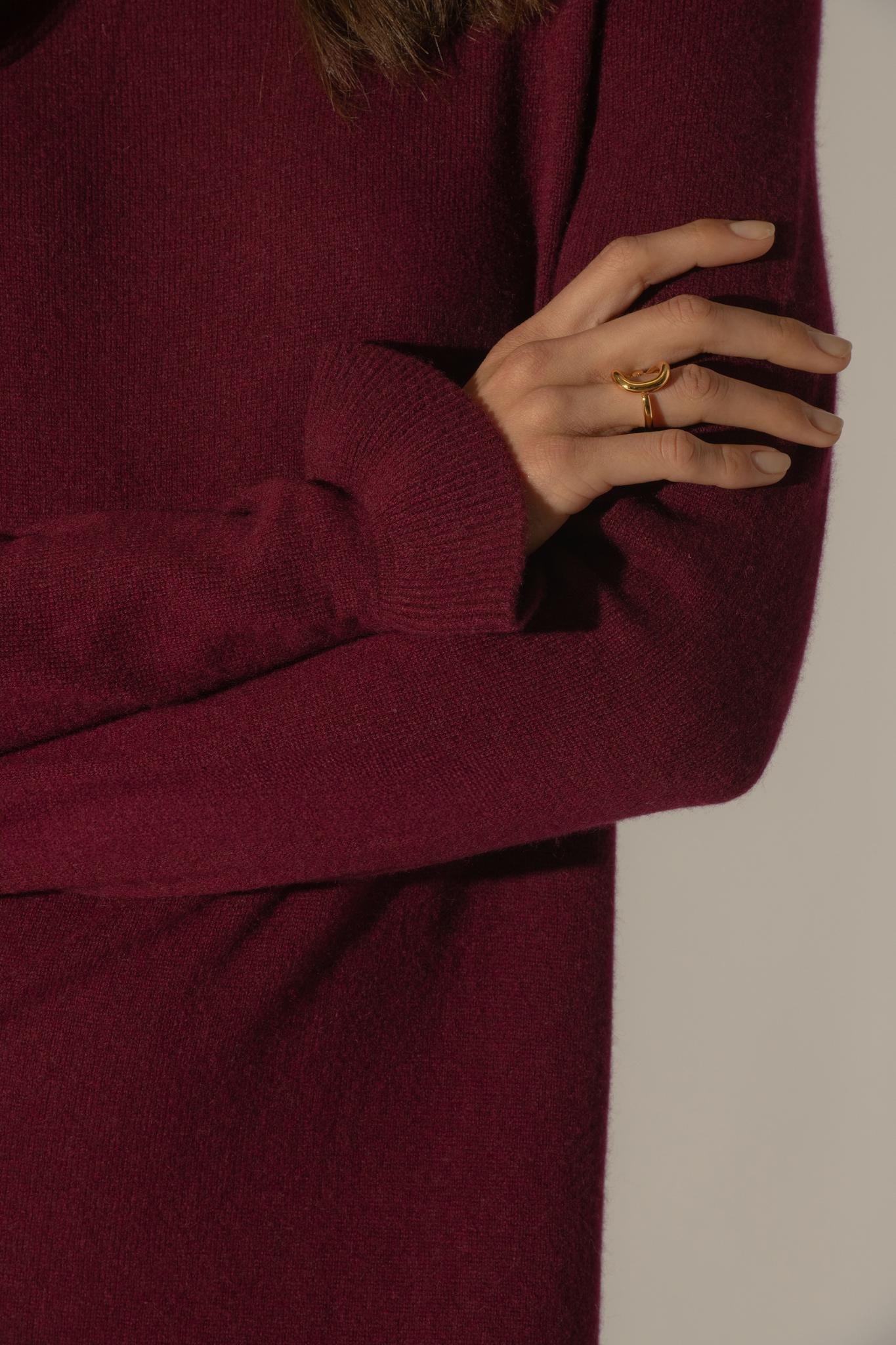 LYAMIA robe col montant volants poignets bordeaux 100% cachemire