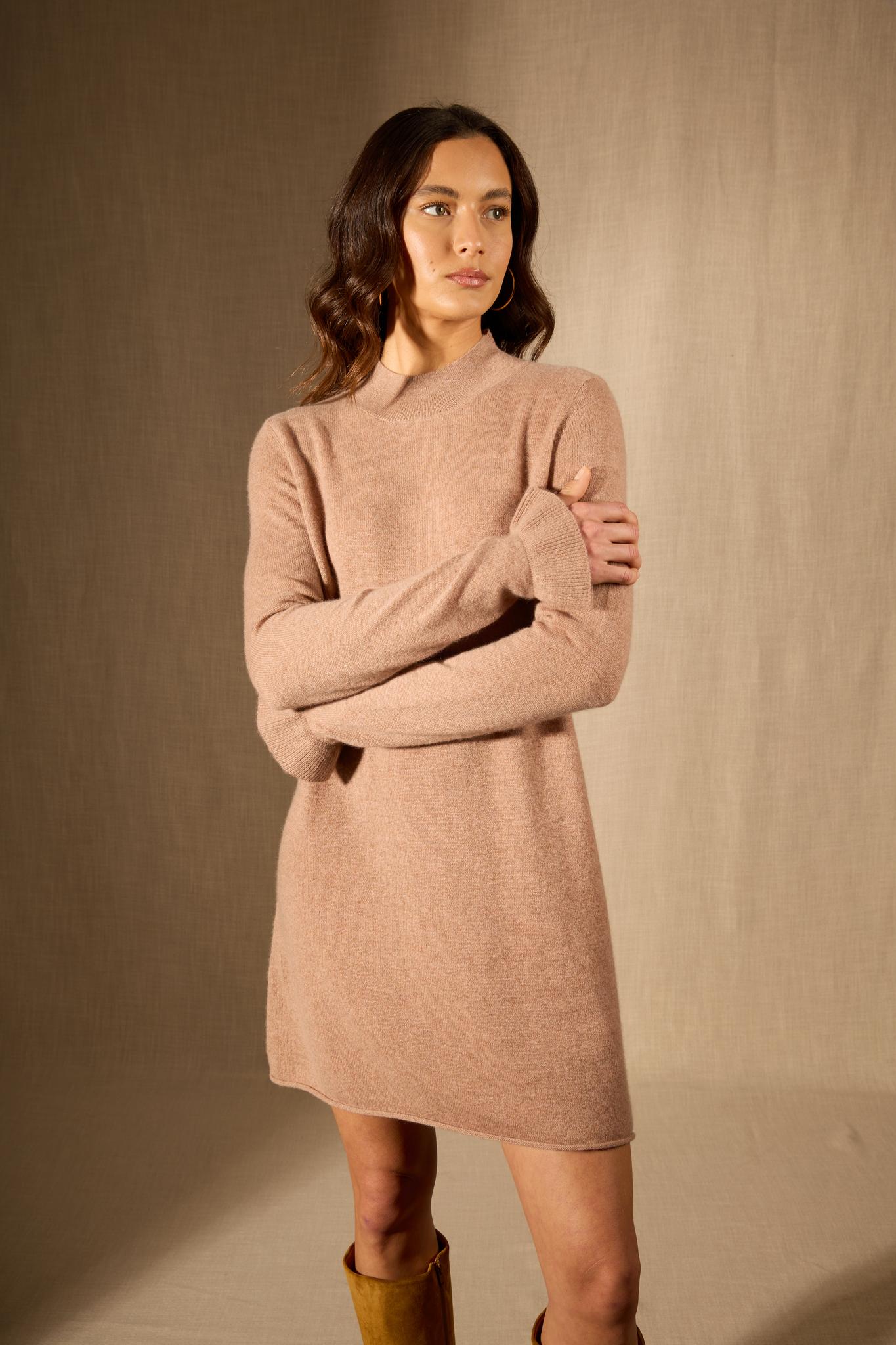 LYAMIA robe col montant volants poignets camel chiné 100% cachemire