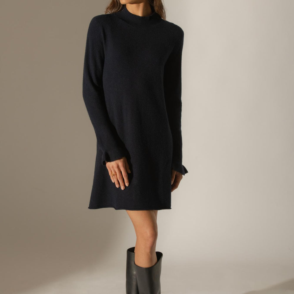 LYAMIA robe col montant volants poignets navy 100% cachemire