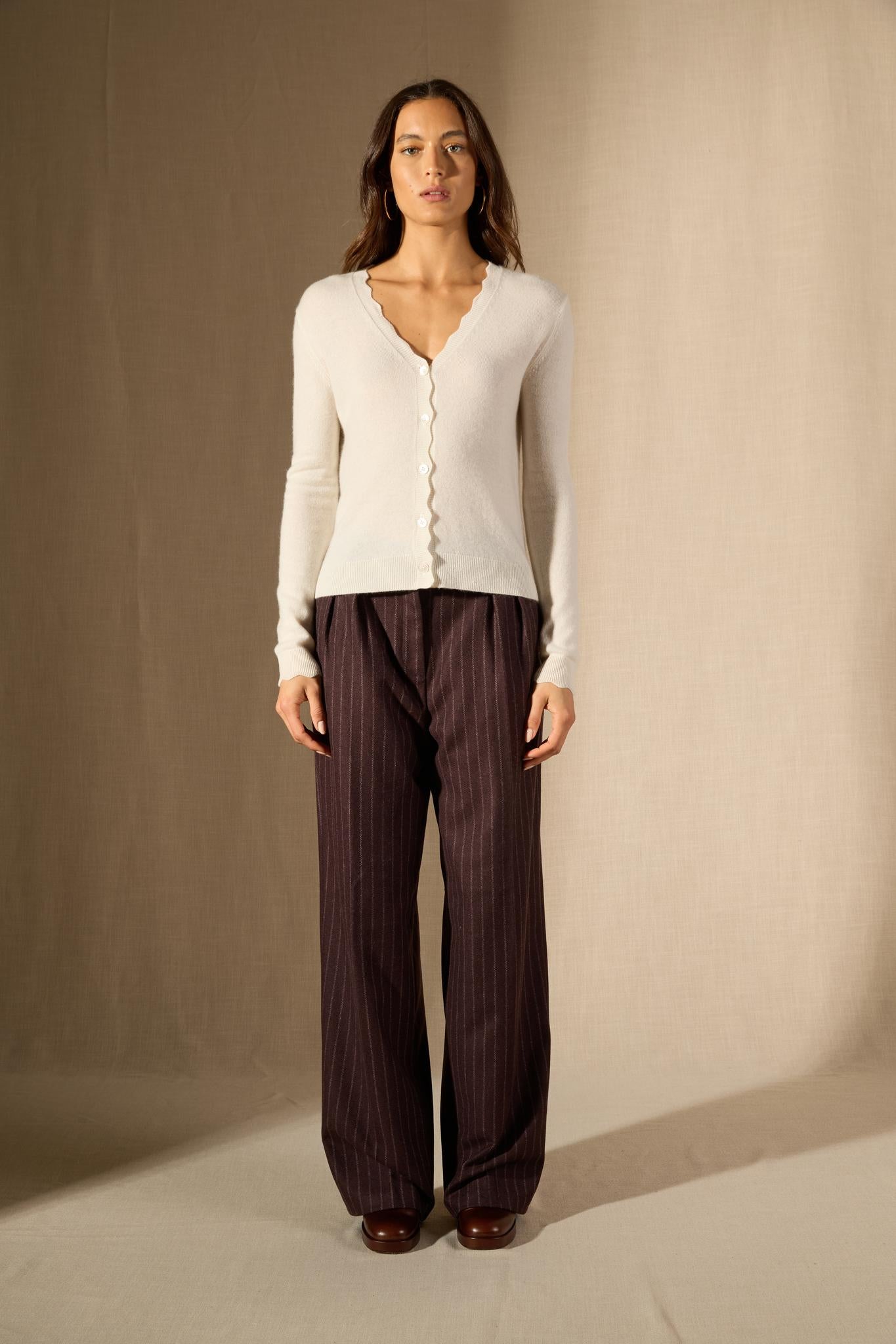 Leora cardigan col v ivoire 100% cachemire