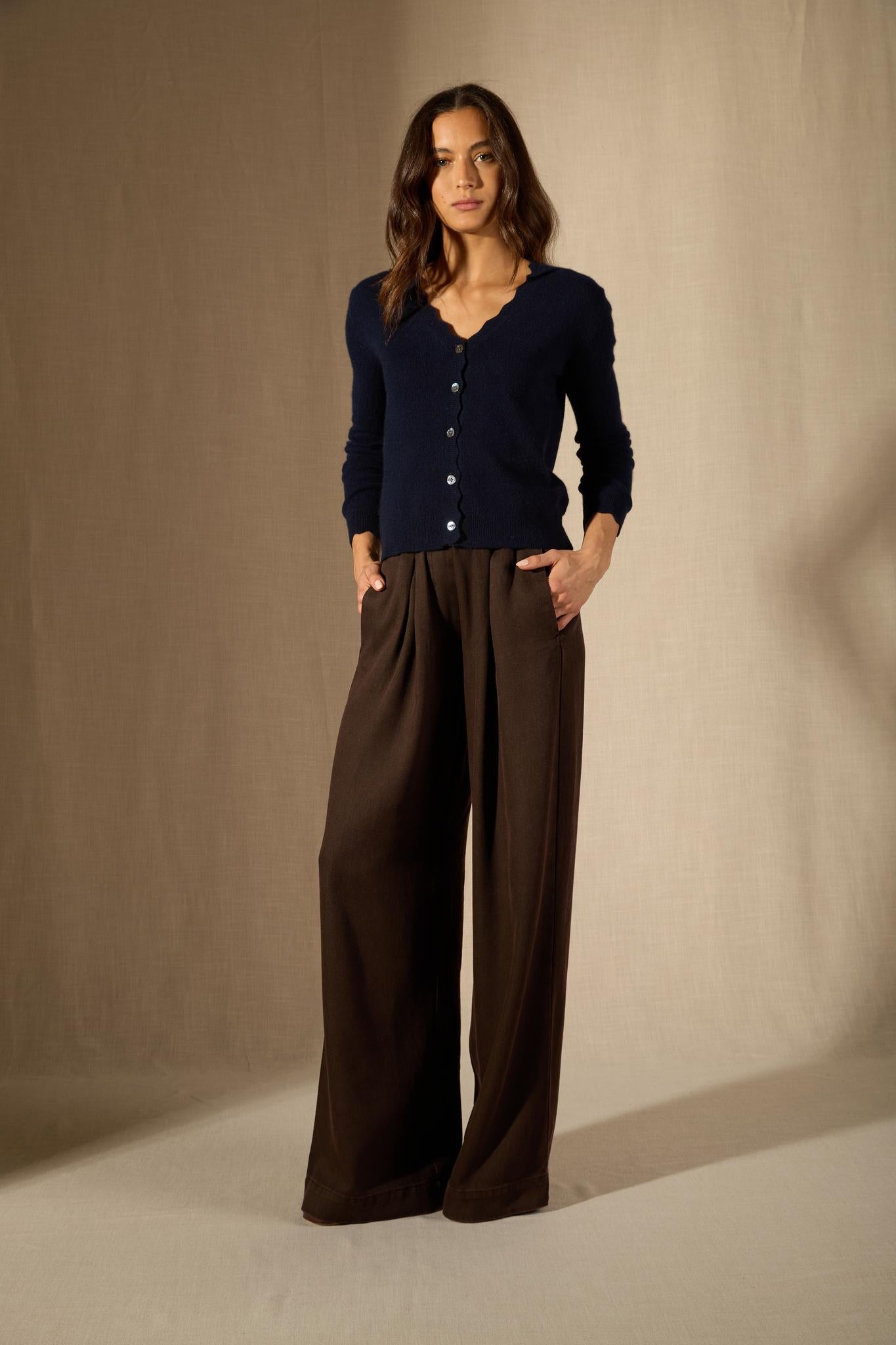 Leora cardigan col v navy 100% cachemire