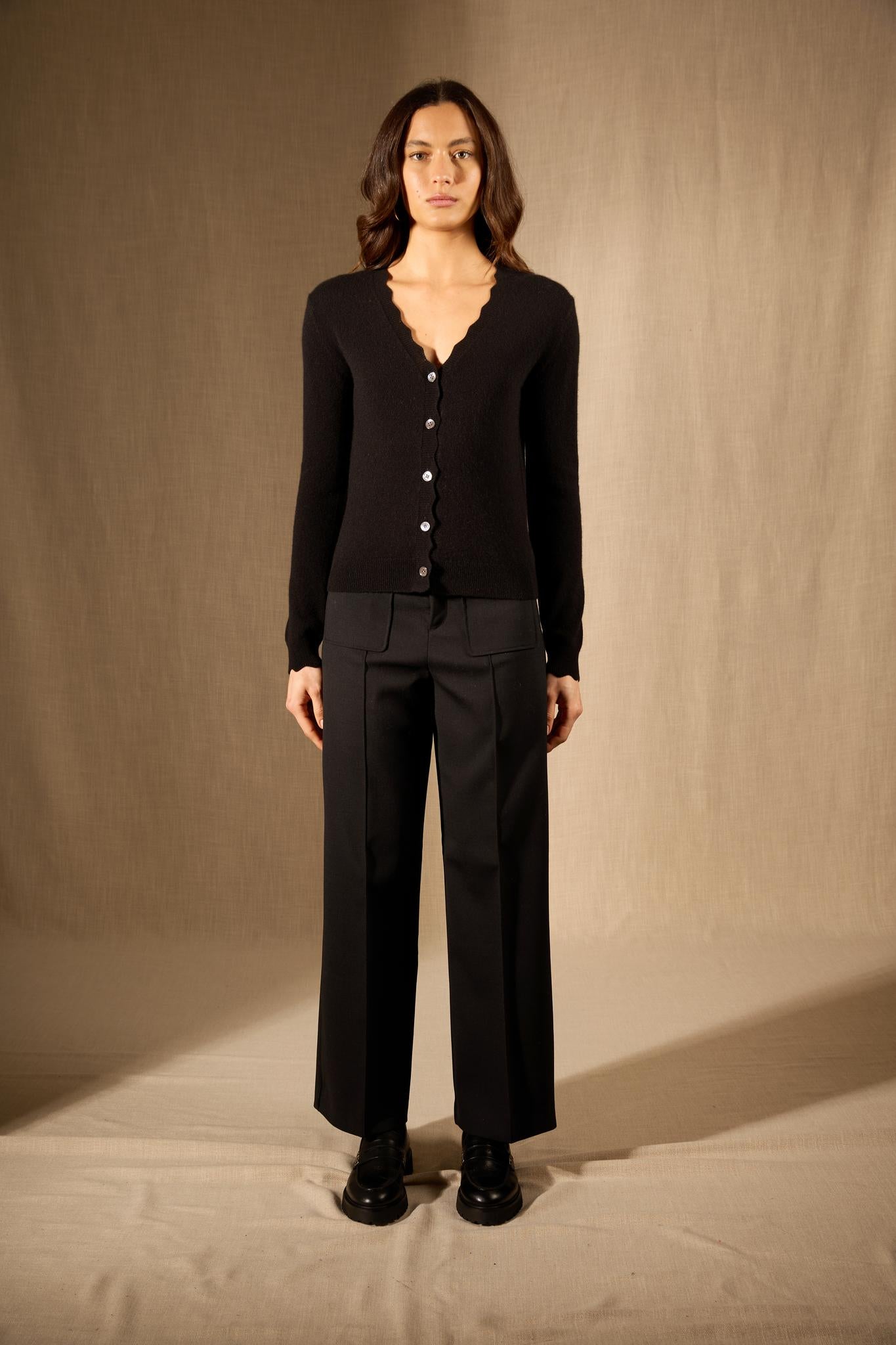 Leora cardigan col v noir 100% cachemire