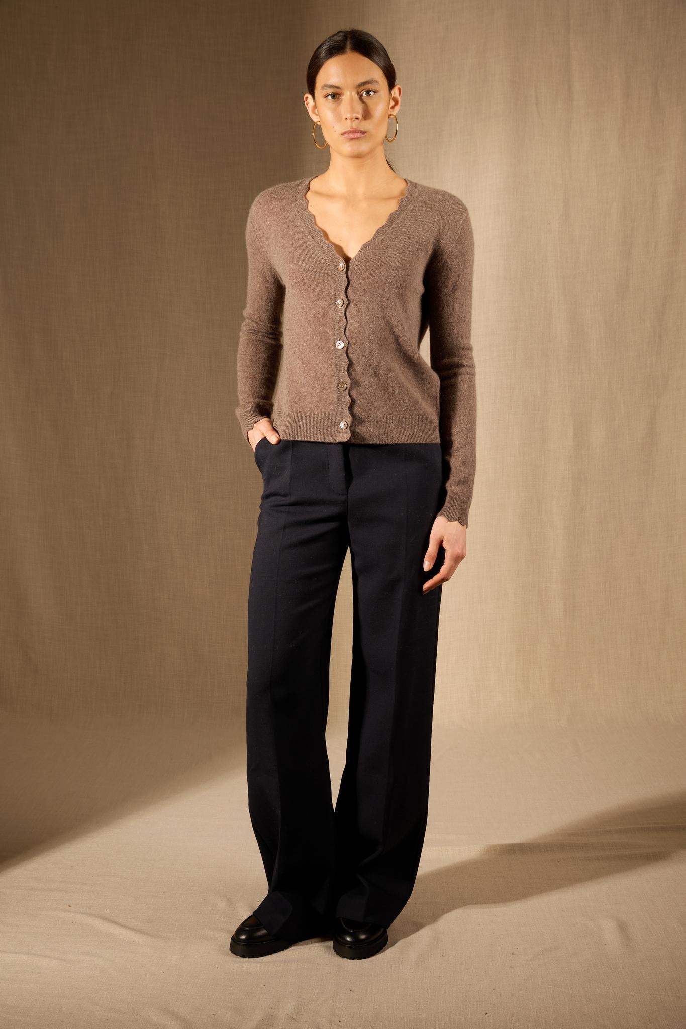 Leora cardigan col v taupe chiné 100% cachemire