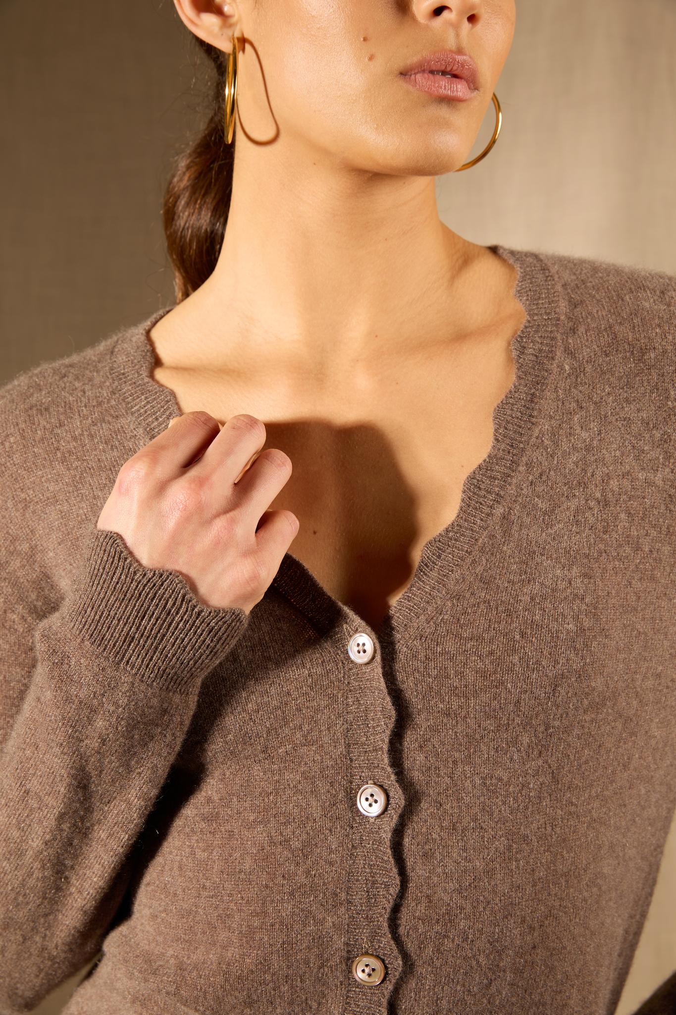 Leora cardigan col v taupe chiné 100% cachemire