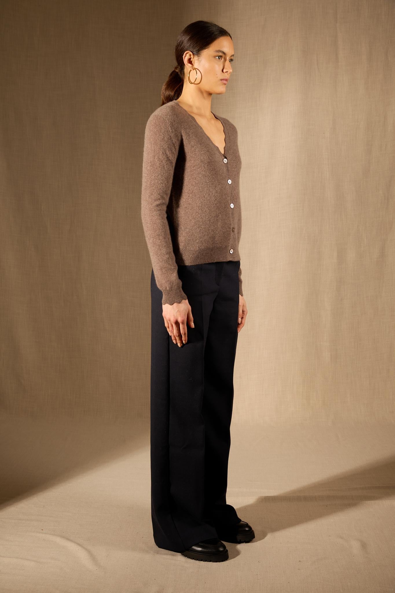 Leora cardigan col v taupe chiné 100% cachemire