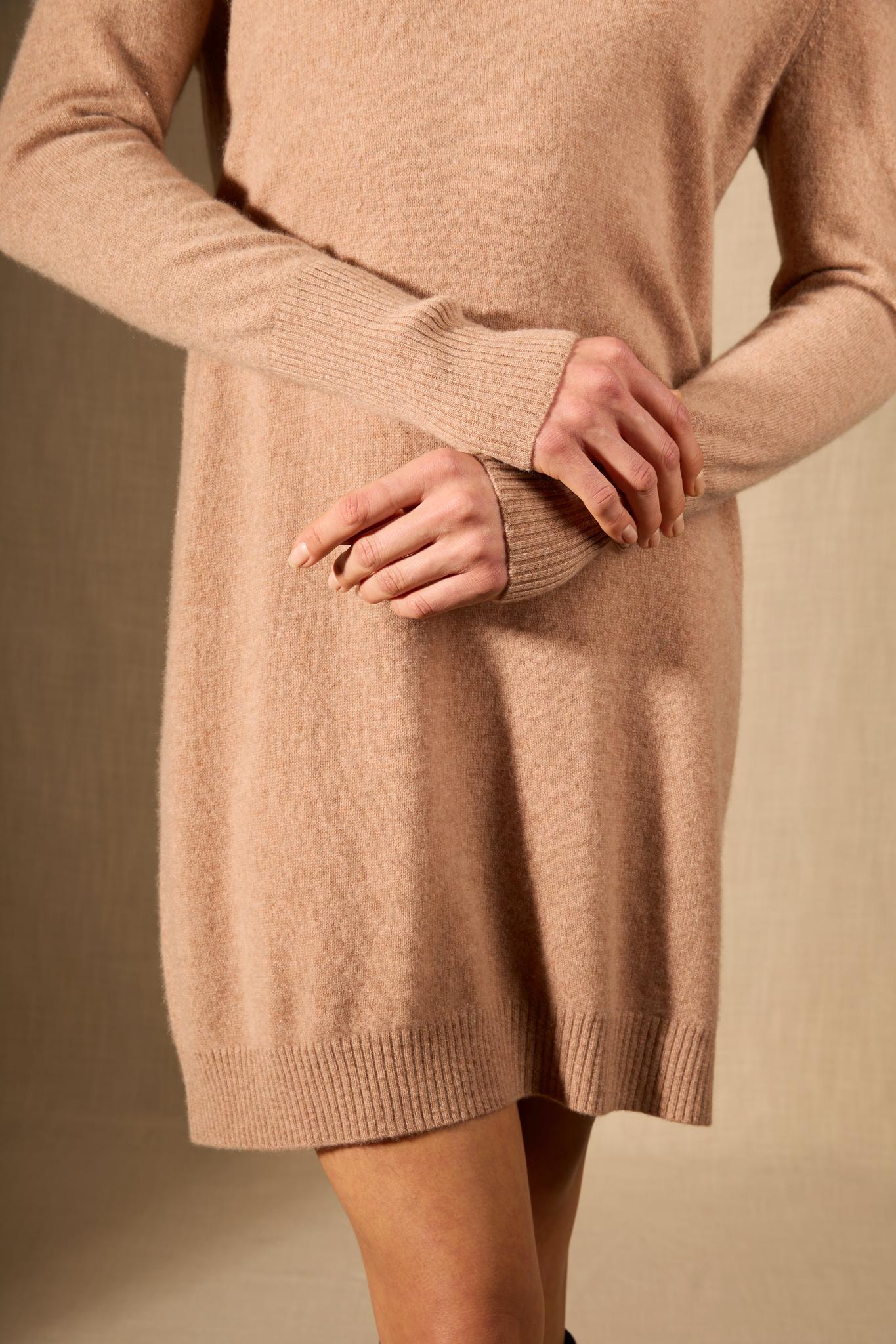 Levana robe col v camel chiné 100% cachemire
