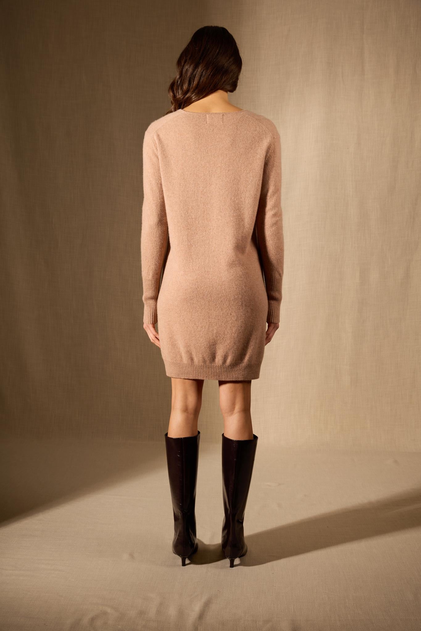 Levana robe col v camel chiné 100% cachemire