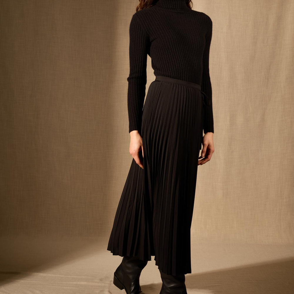 Liora pull col roulé noir 100% cachemire