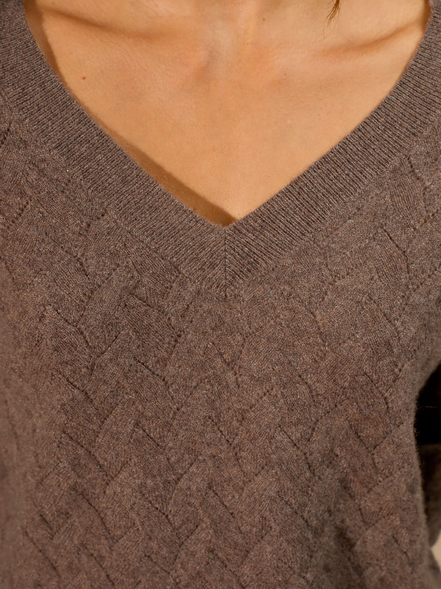 MADISON pull col v taupe chiné 100% cachemire