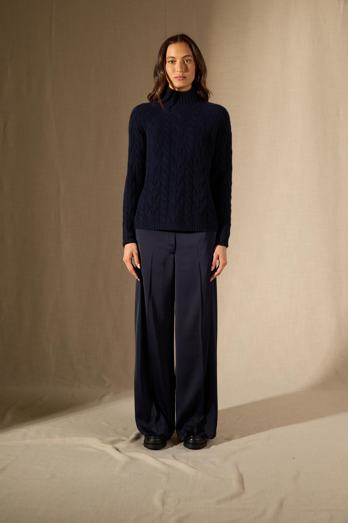 MAIREAD pull col montant 6 fils navy 100% cachemire