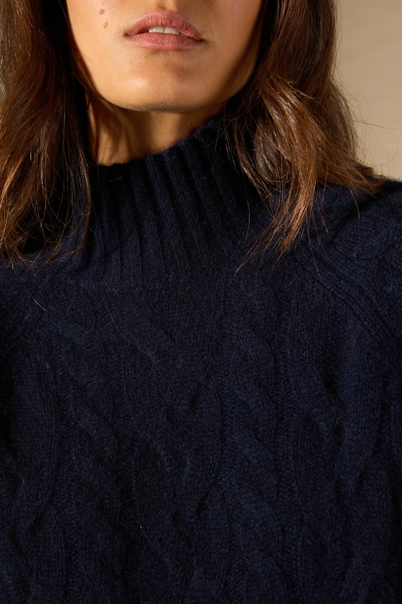 MAIREAD pull col montant 6 fils navy 100% cachemire