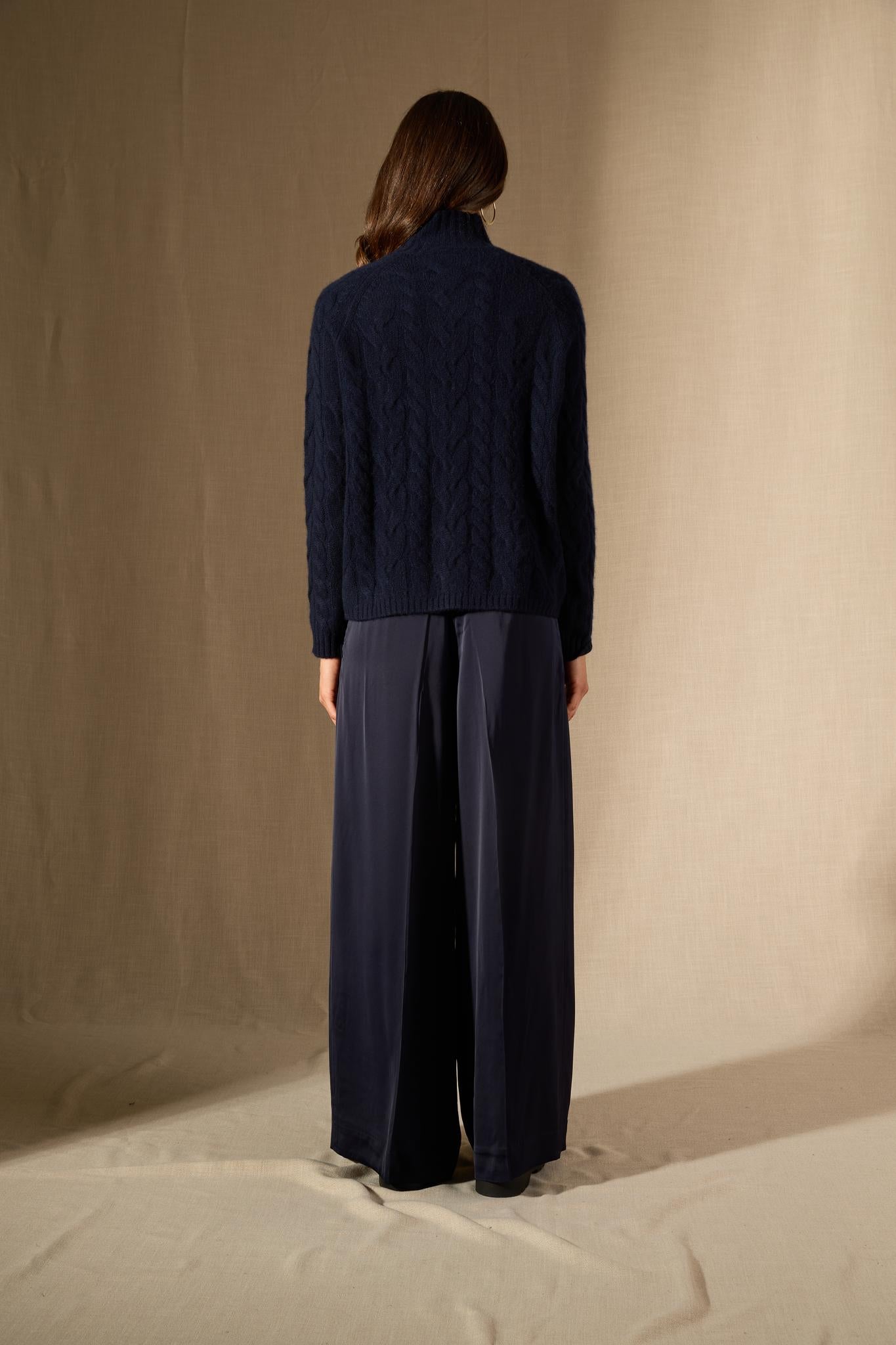 MAIREAD pull col montant 6 fils navy 100% cachemire