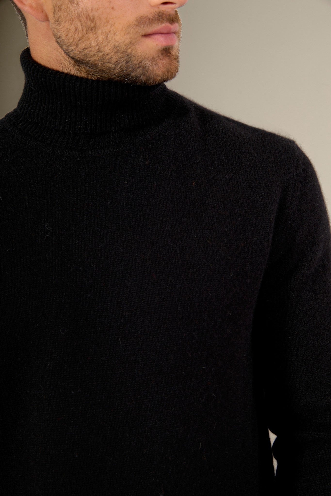 marius pull col roulé 4 fils noir 100% cachemire