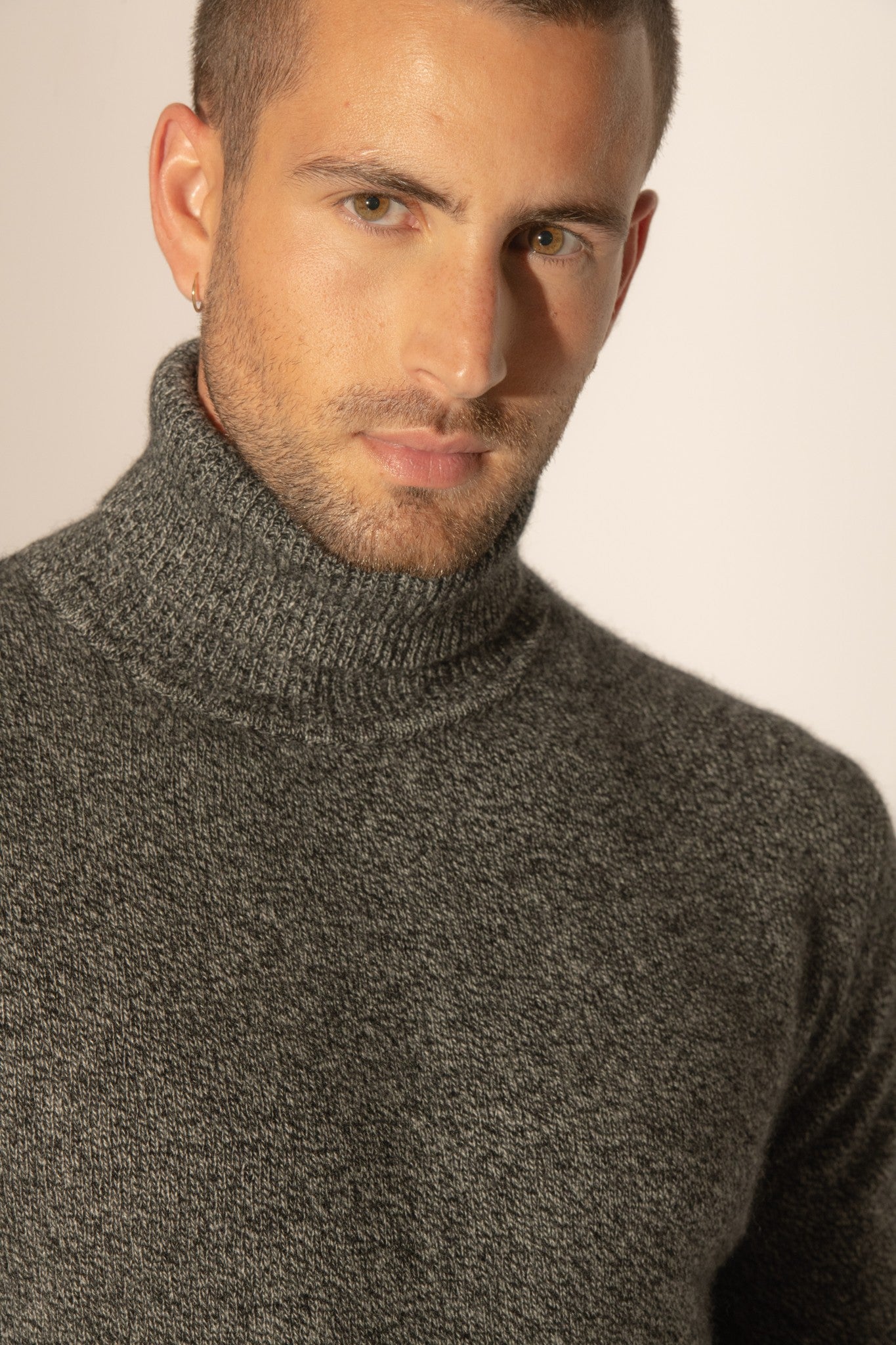 marius pull col roulé 4 fils noir/blanc 100% cachemire