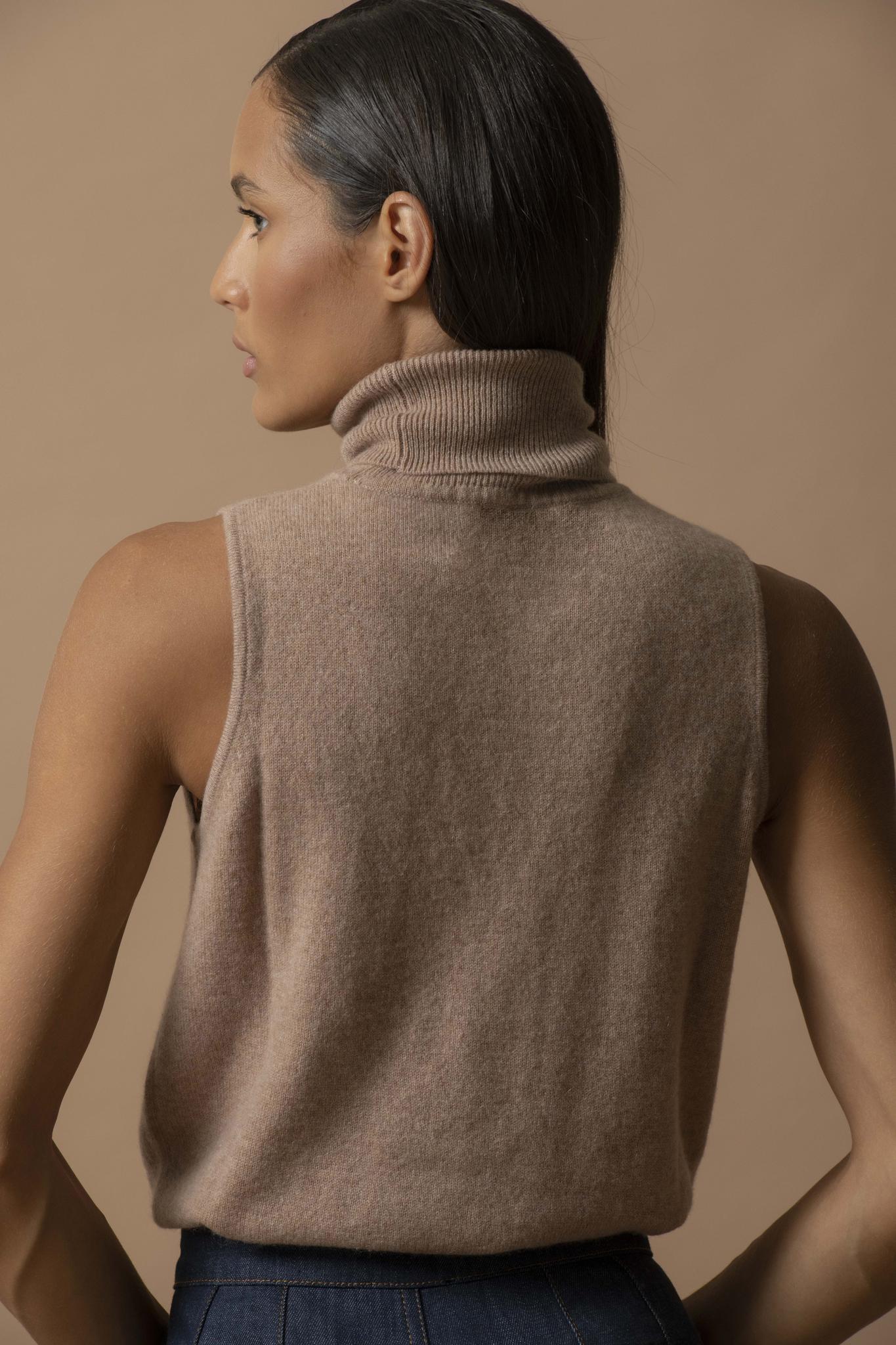 MARY pull col roulé sans manches camel chiné 100% cachemire