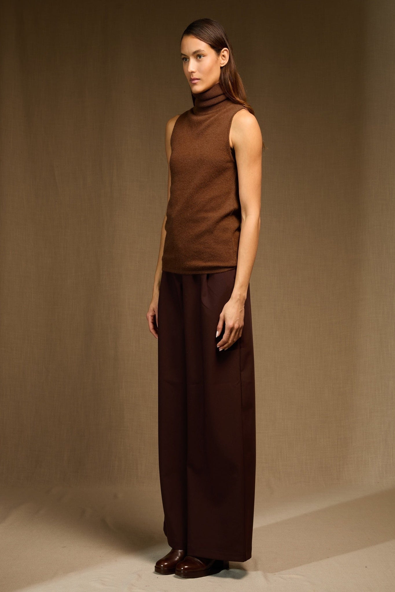 mary pull col roulé sans manches cannelle 100% cachemire