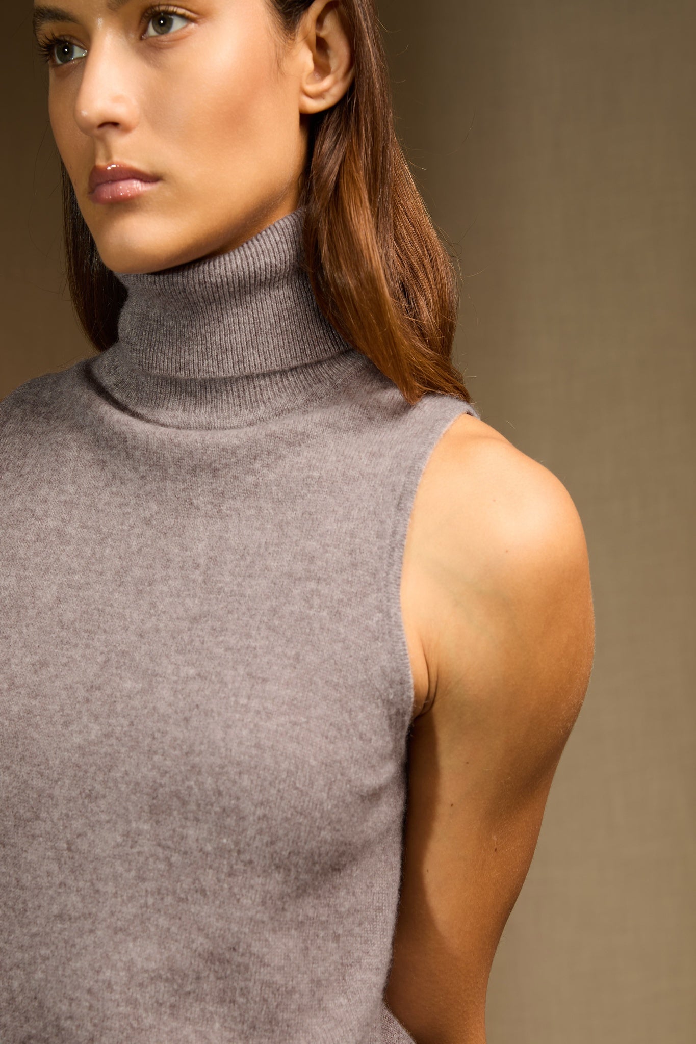 mary pull col roulé sans manches caribou chiné 100% cachemire