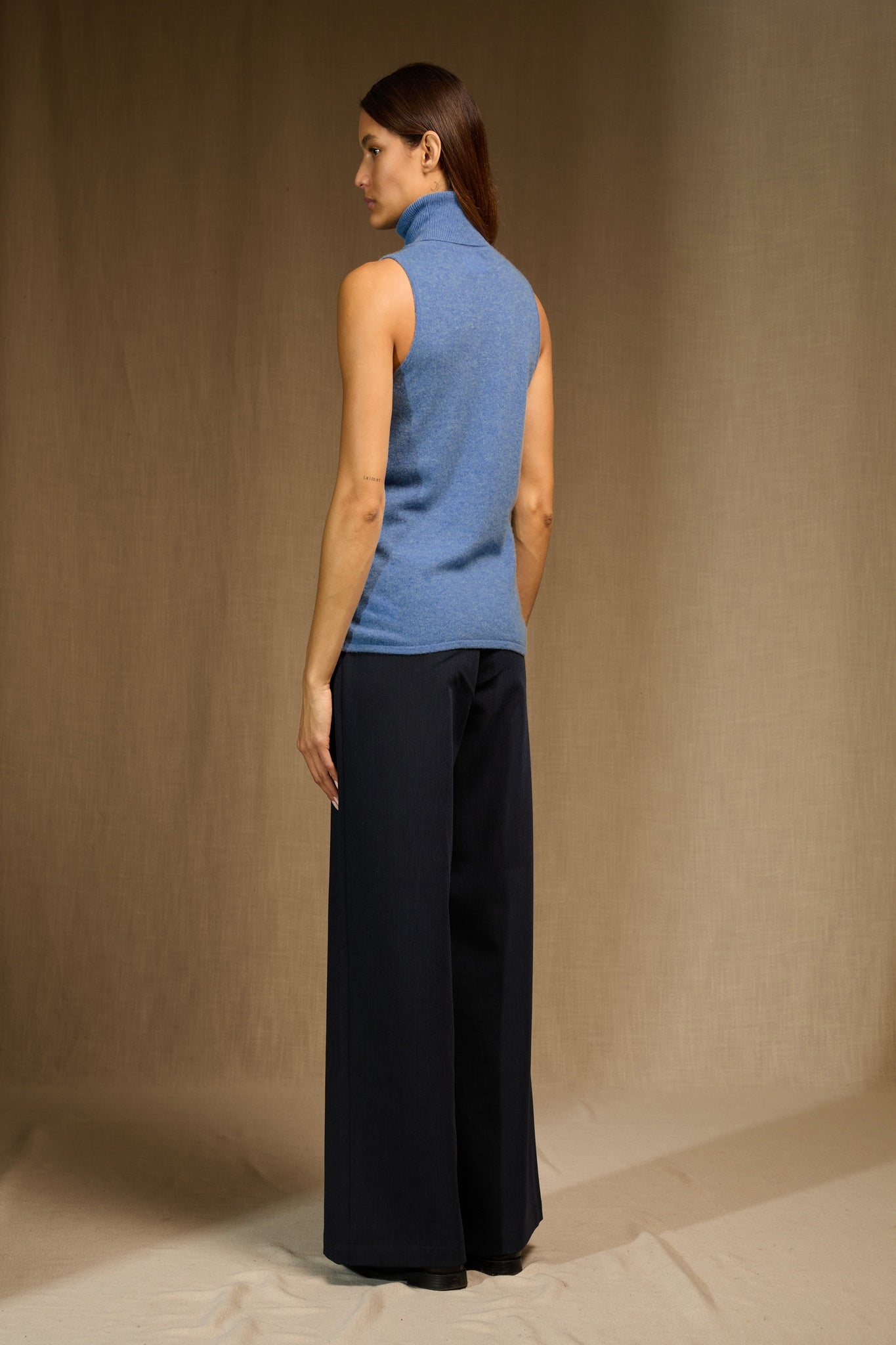 MARY pull col roulé sans manches sky 100% cachemire