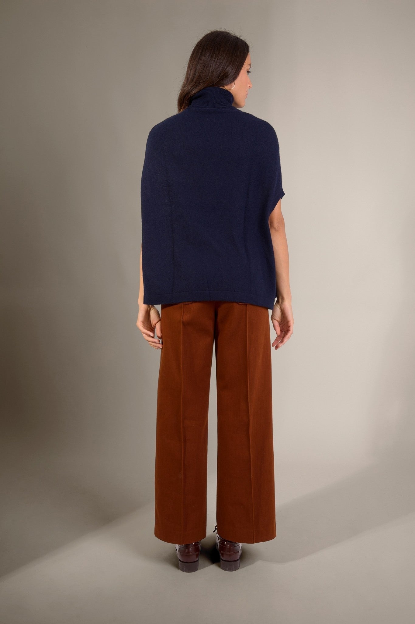 melina cape col roulé navy 100% cachemire