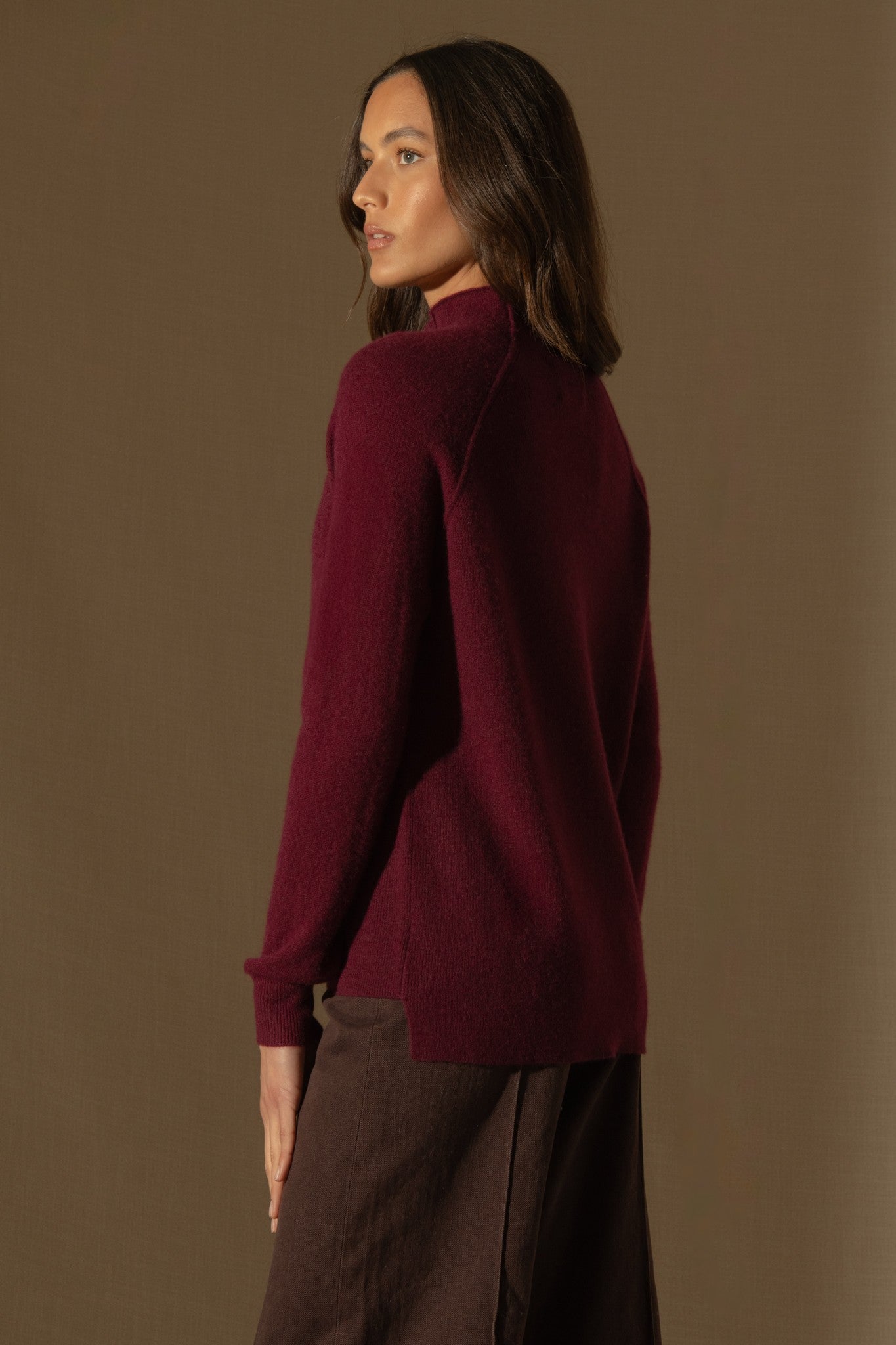 mollayra pull col montant bordeaux 100% cachemire