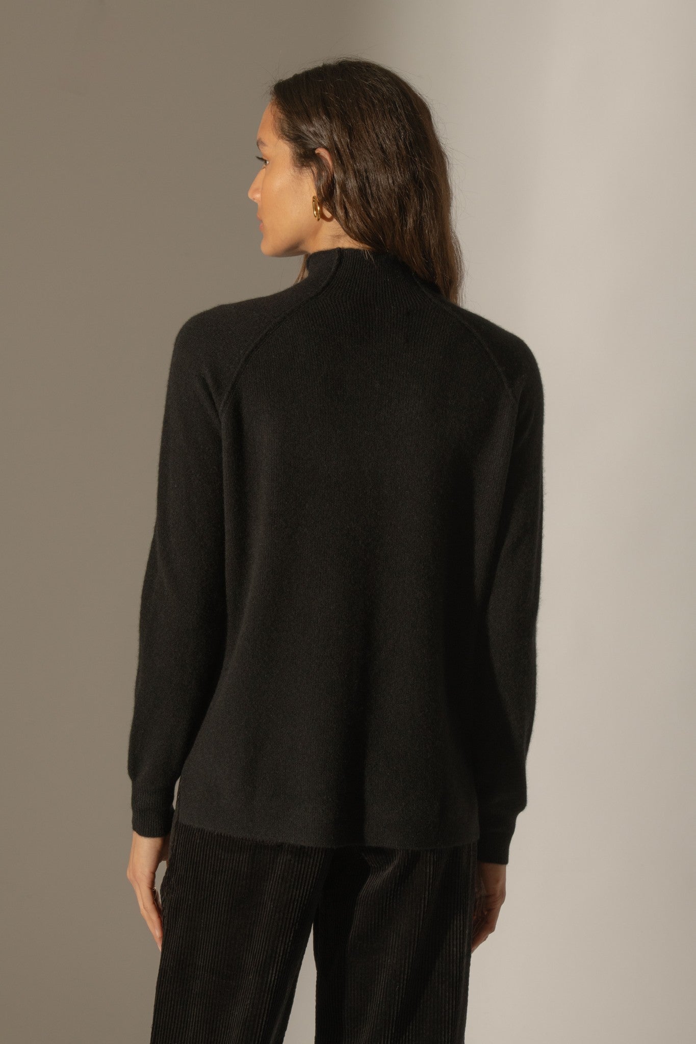 mollayra pull col montant noir 100% cachemire